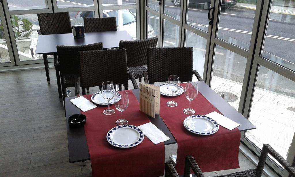Hotel Restaurante Loureiro Bueu Buitenkant foto