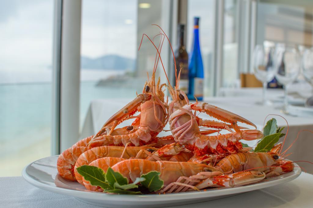 Hotel Restaurante Loureiro Bueu Buitenkant foto