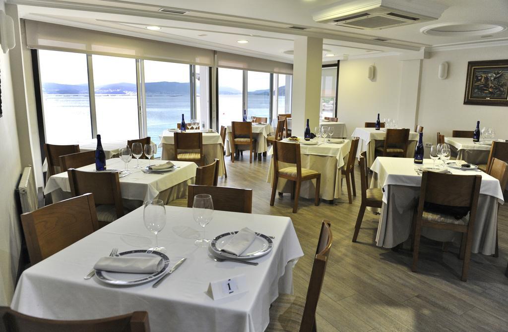 Hotel Restaurante Loureiro Bueu Buitenkant foto