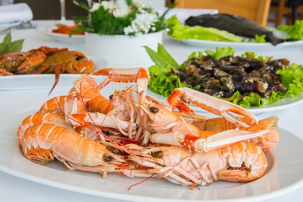 Hotel Restaurante Loureiro Bueu Buitenkant foto