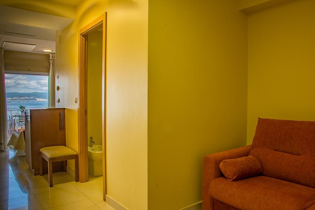 Hotel Restaurante Loureiro Bueu Buitenkant foto