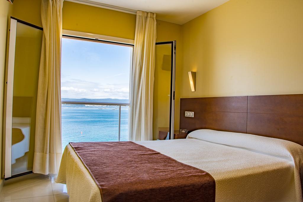 Hotel Restaurante Loureiro Bueu Buitenkant foto