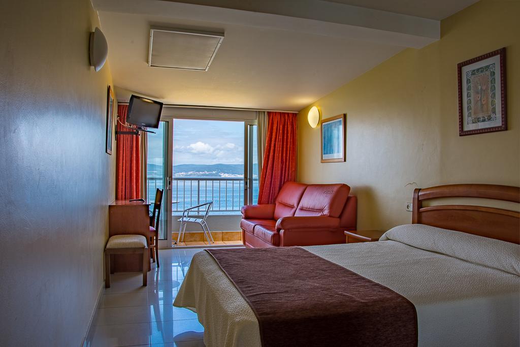Hotel Restaurante Loureiro Bueu Buitenkant foto