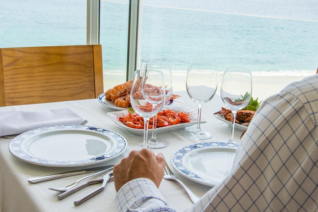 Hotel Restaurante Loureiro Bueu Buitenkant foto
